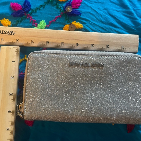 Sparkly silver Michael Kors zippy wallet.Apx 4 1/2 by 7”. EUC - Picture 3 of 8